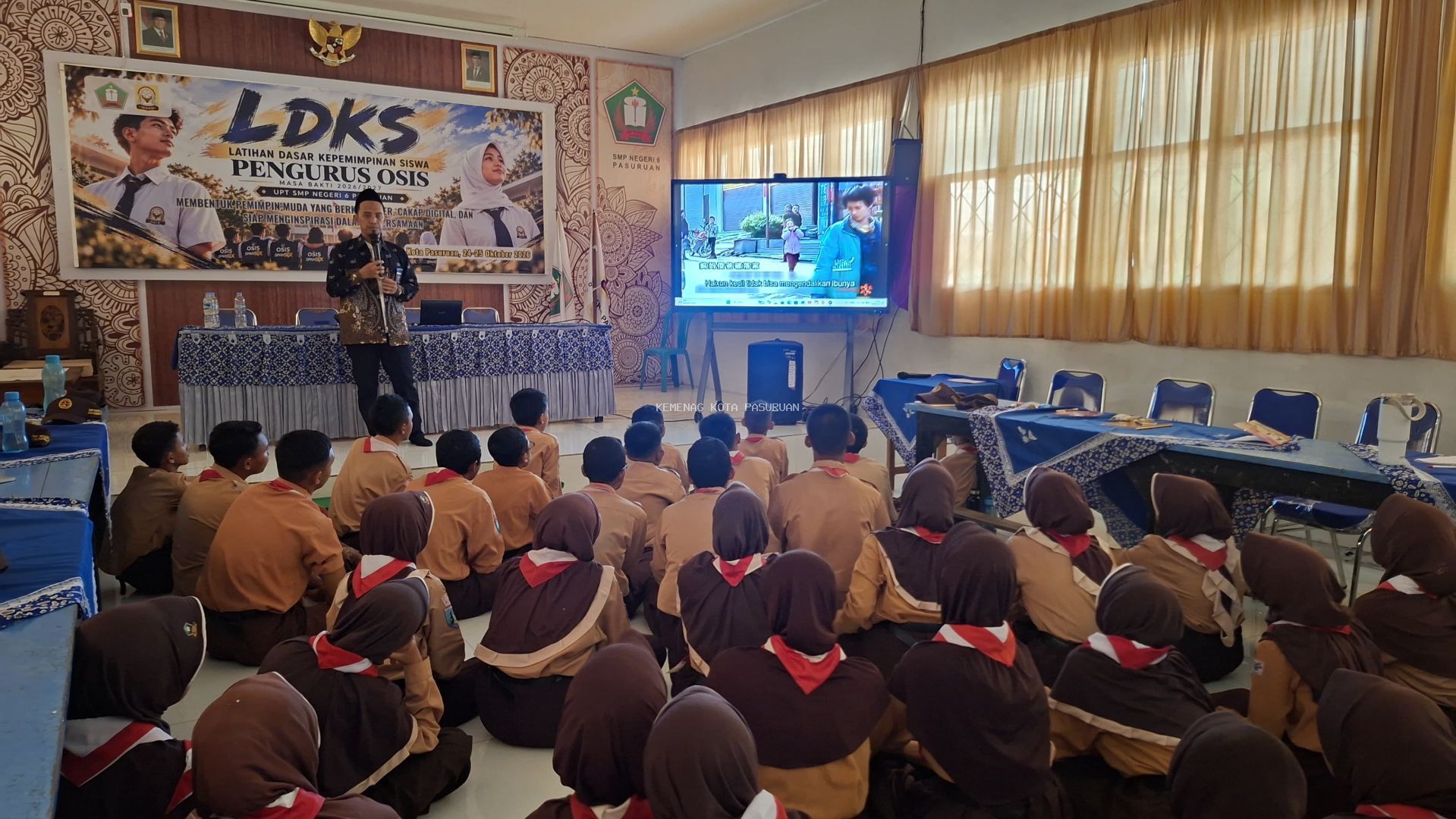 Tanamkan Nilai Al-Qur’an dan Sunnah, Kemenag Kopas Bekali Siswa SMPN 6 Kota Pasuruan dengan Jiwa Kepemimpinan Islami